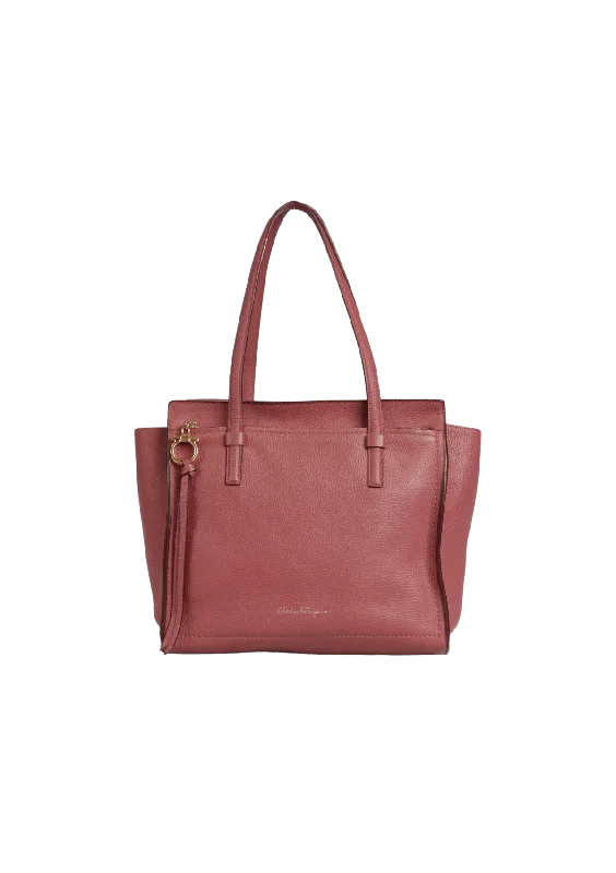Vintage-Modern Style Offers AMY TOTE Elegant Bags, Limited Stock
